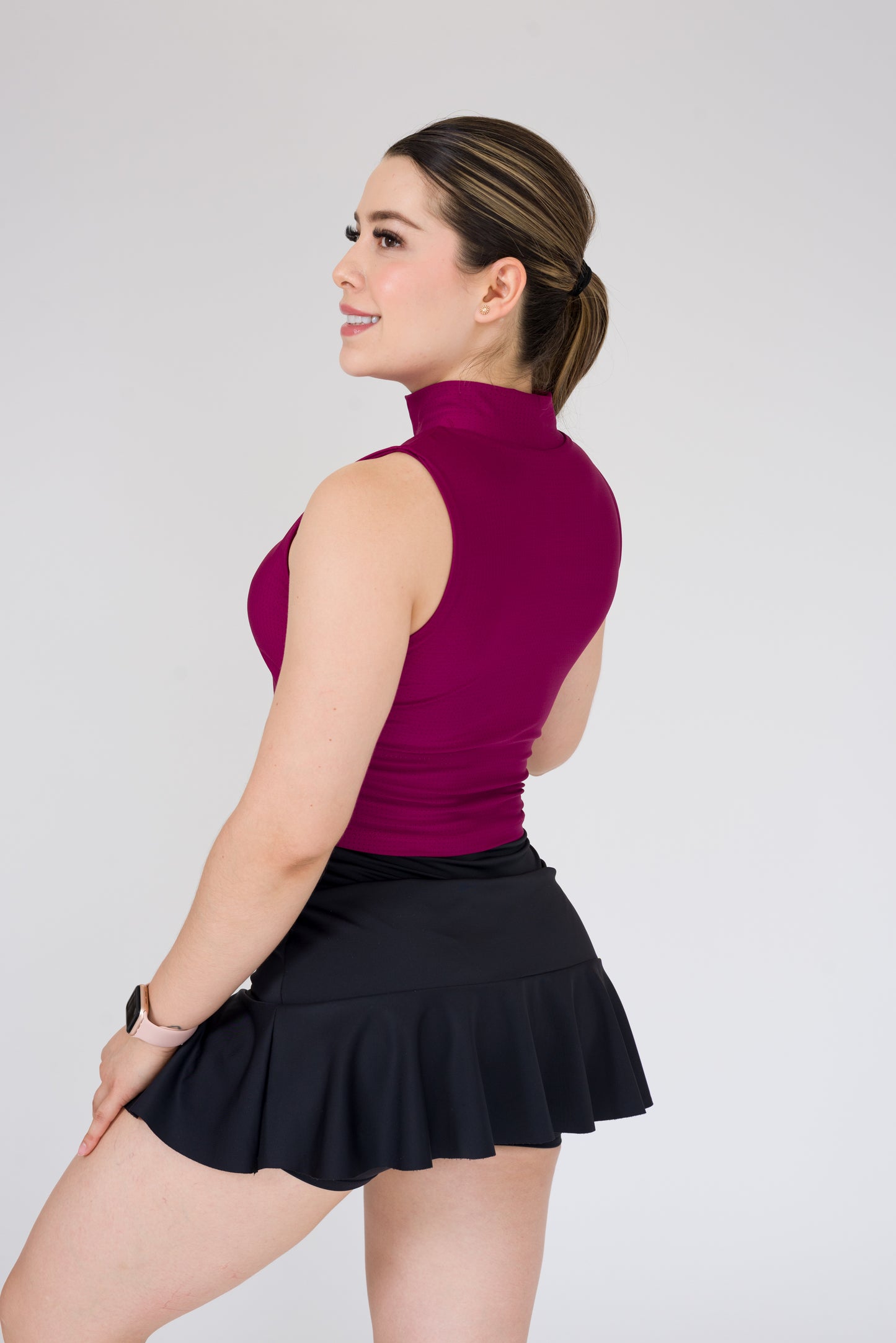 BLUSA SISA CUELLO CON COPAS MICROPERFORADA