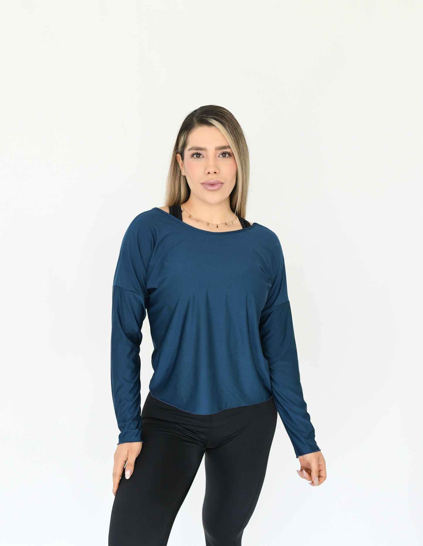 BLUSA MANGA LARGA TWIST MICROPERFORADA