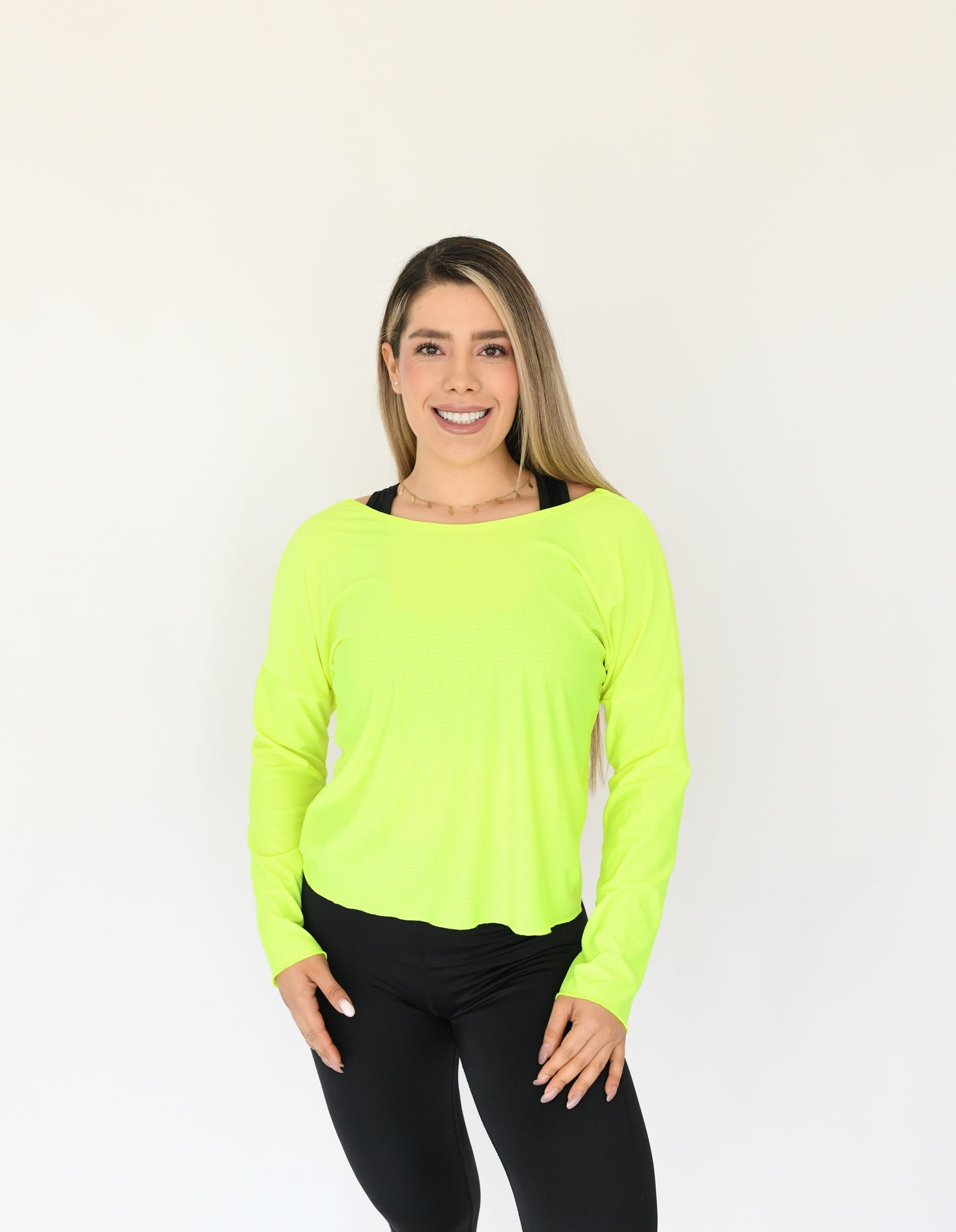 BLUSA MANGA LARGA TWIST MICROPERFORADA